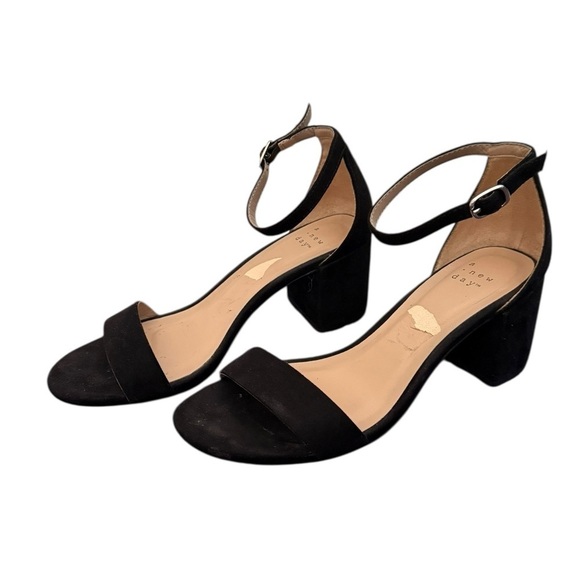 A New Day Mich Low Block Heels Faux Suede Shoes - Picture 5 of 7